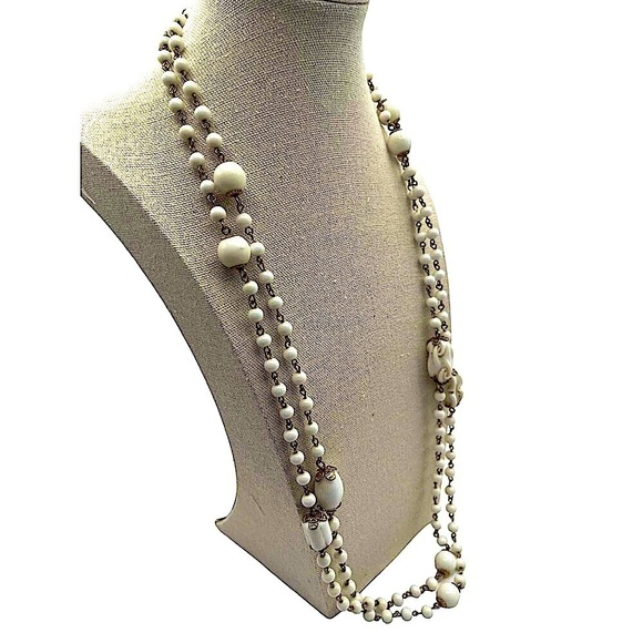 Vintage White Glass Milk Bead Necklace With Gold-Tone Accents Long N56 - Picture 3 of 6